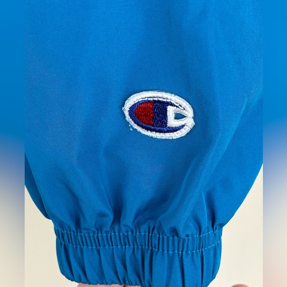 Champion Packable Jacket Script
Logo Pullover size Medium NWOT (unisex)
Blue - Picture 4 of 9